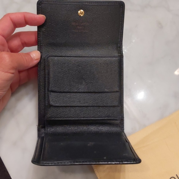 Louis Vuitton black epi leather wallet 🖤 - Picture 5 of 10